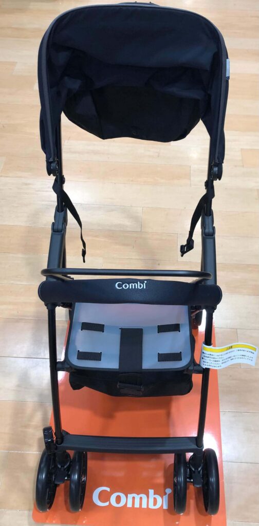 Combi(コンビ)のB型ベビーカー、Acbee(アクビィ)を現役販売員が